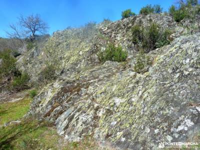 Cascadas del Aljibe - Arquitectura Negra;costa azahar valle del roncal gr 92 almudena pedraza velas